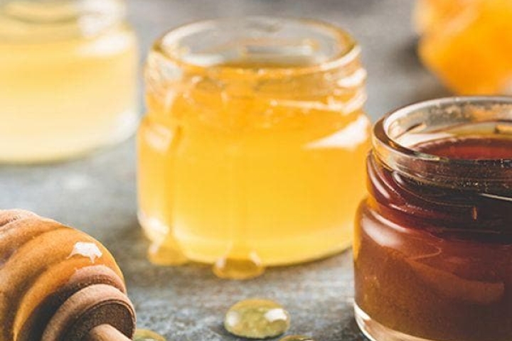 Raw Honey Benefits & How to Choose Raw Honey